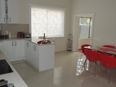 Glenelg - Marina Retreat - Events Australia 10