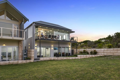 Aloha Waterfront Properties - Events Australia 2