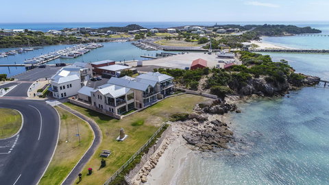 Aloha Waterfront Properties - Events Australia 0