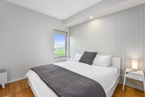 Aloha Waterfront Properties - Events Australia 13