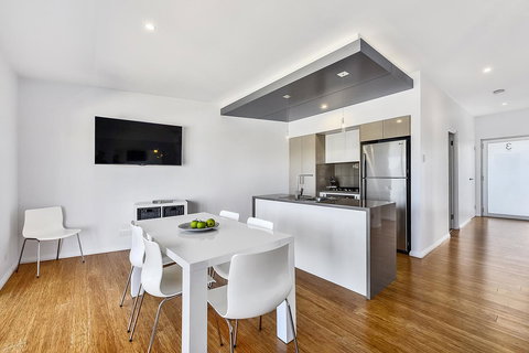 Aloha Waterfront Properties - Events Australia 16