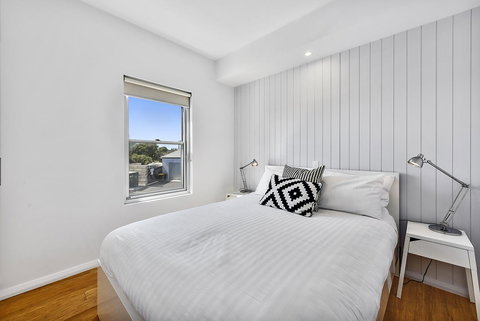 Aloha Waterfront Properties - Events Australia 19