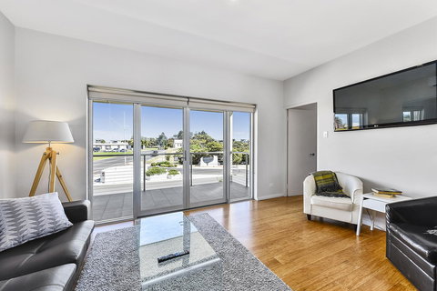 Aloha Waterfront Properties - Events Australia 29