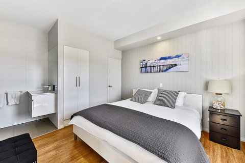 Aloha Waterfront Properties - Events Australia 21