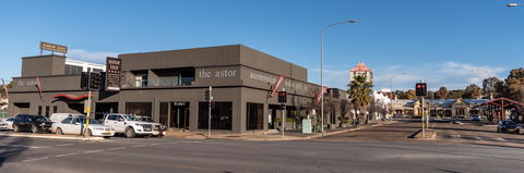 Astor Inn - Tourism Bookings 18