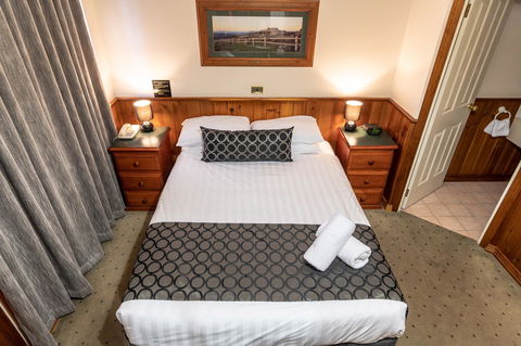 Astor Inn - Tourism Bookings 5