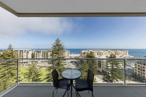 Oaks Glenelg Liberty Suites - Events Australia 11