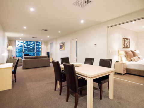 Oaks Glenelg Liberty Suites - Events Australia 24