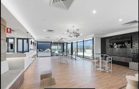 Resort Style Luxury City Apartment + Free Car Parking - Events Australia 22