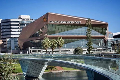 Resort Style Luxury City Apartment + Free Car Parking - Events Australia 12