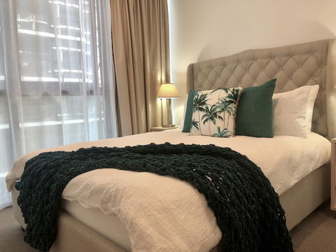 Resort Style Luxury City Apartment + Free Car Parking - Events Australia 8