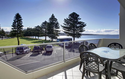 Tasman Beachside Apartment - Events Australia 0