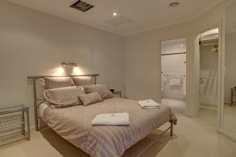 Tasman Beachside Apartment - Events Australia 6