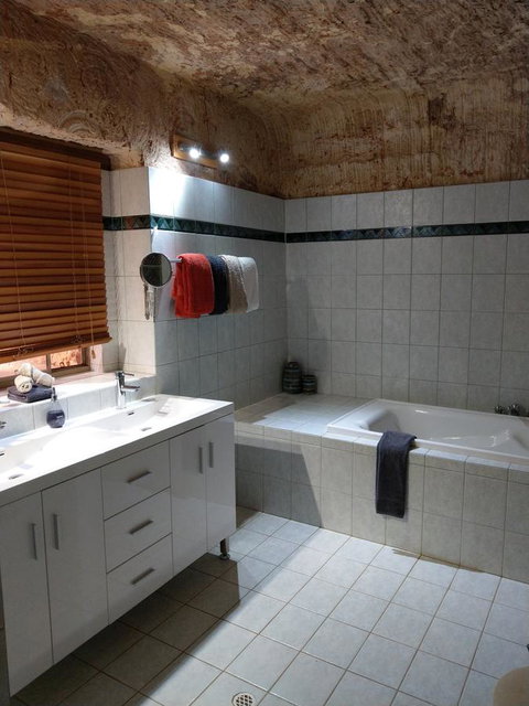 Zen Underground B&B - Tourism Bookings 3