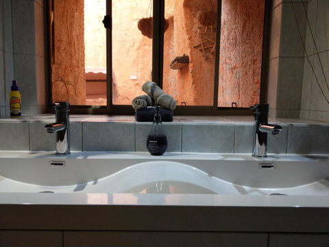 Zen Underground B&B - Tourism Bookings 6