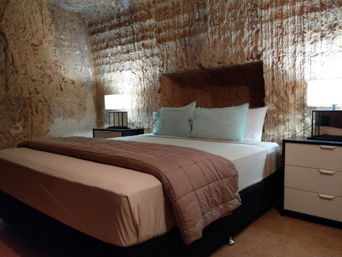 Zen Underground B&B - Tourism Bookings 2