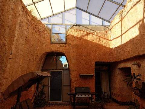 Zen Underground B&B - Tourism Bookings 8