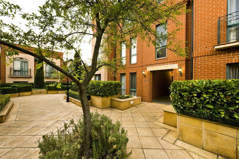 Majestic Old Lion Apartments - Events Australia 18