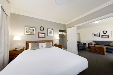 Majestic Old Lion Apartments - Events Australia 13