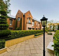Majestic Old Lion Apartments - Events Australia