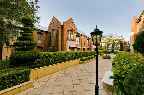 Majestic Old Lion Apartments - Events Australia 0