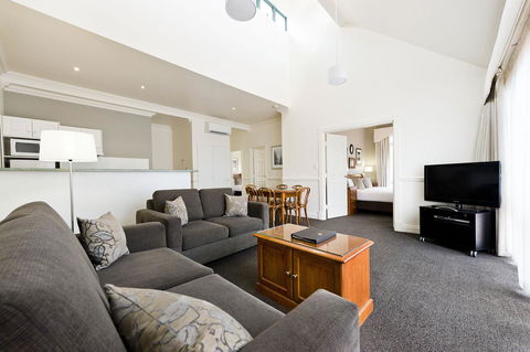 Majestic Old Lion Apartments - Events Australia 6