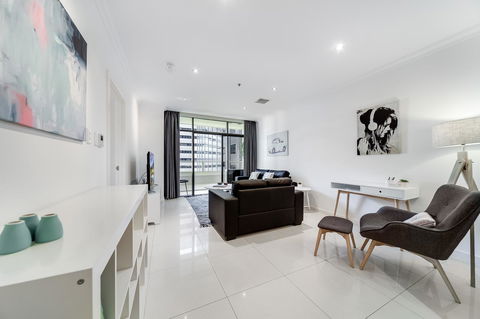 York Apartments On Grenfell - Accommodation Europe 9
