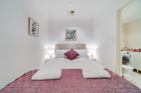 York Apartments On Grenfell - Accommodation Europe 10