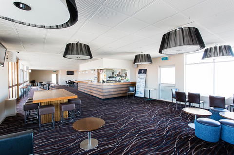 Bay Motel Hotel - Events Australia 23