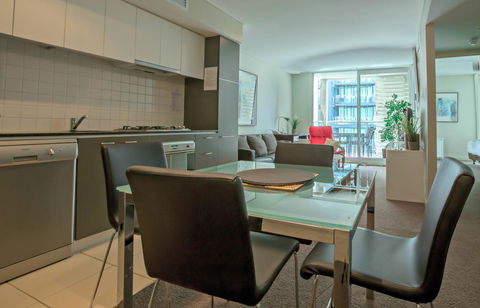 Adelaide DressCircle Apartments - North Terrace - Events Australia 0