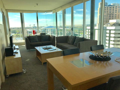 Adelaide DressCircle Apartments - North Terrace - Events Australia 9