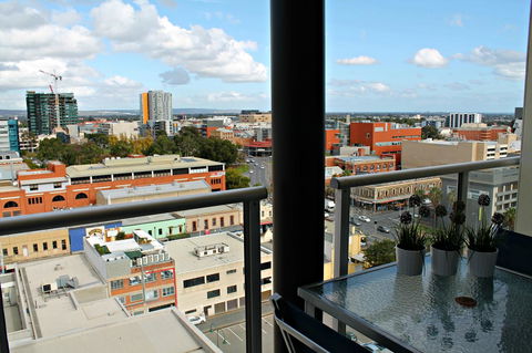 Adelaide DressCircle Apartments - North Terrace - Events Australia 36