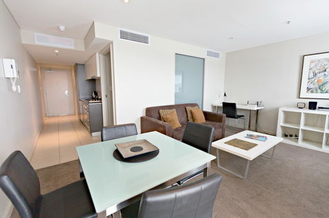 Adelaide DressCircle Apartments - North Terrace - Events Australia 12