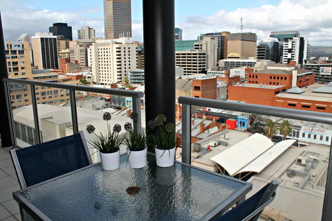 Adelaide DressCircle Apartments - North Terrace - Events Australia 25