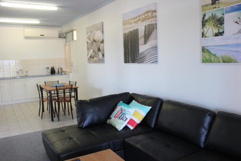 Seaview Sunset Holiday Apartments - Tourism Bookings 8