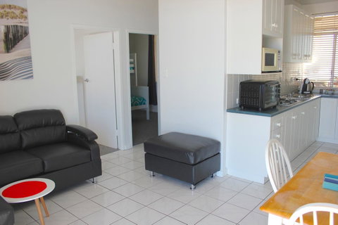 Seaview Sunset Holiday Apartments - Tourism Bookings 11
