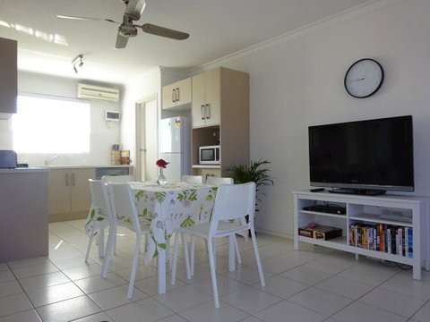 Selene Holiday Apartment @West Beach - Tourism Bookings 9