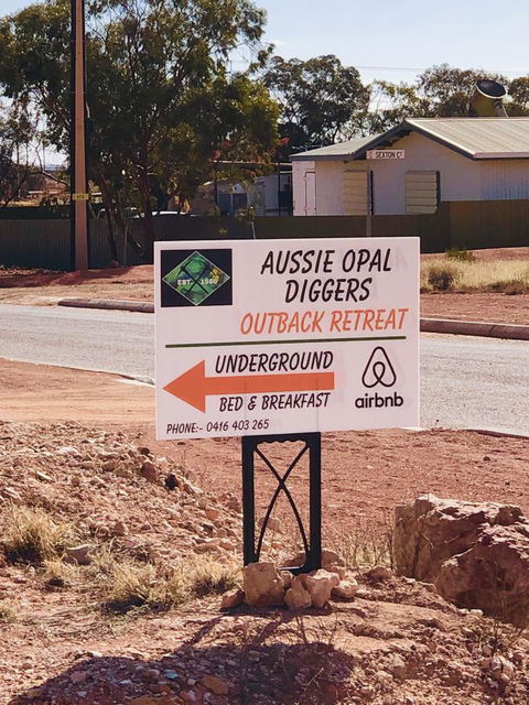 Aussie Opal Diggers Outback Retreat-Undergound - Events Australia 24