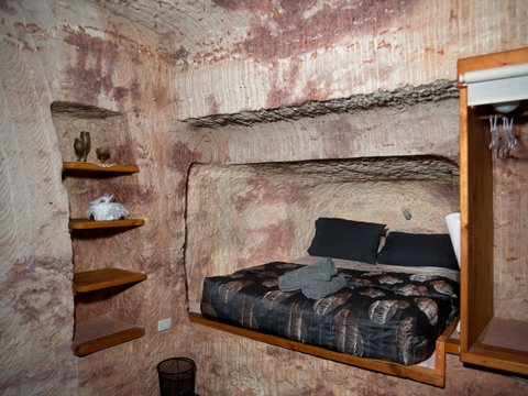 Ali\'s Underground Studio - Tourism Bookings 9