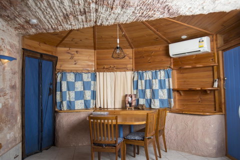 Ali\'s Underground Studio - Tourism Bookings 6