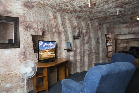 Ali\'s Underground Studio - Tourism Bookings 0