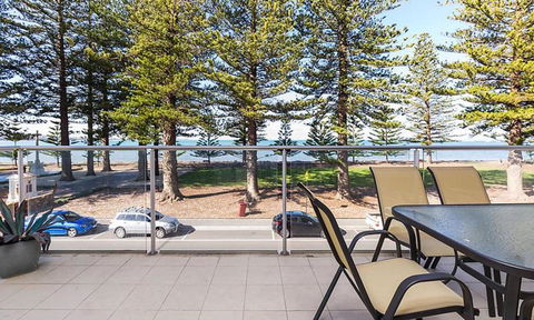 Breeze Beachfront Apartment - Events Australia 40