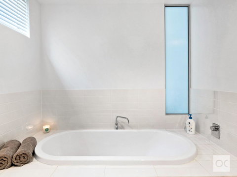 Breeze Beachfront Apartment - Events Australia 30