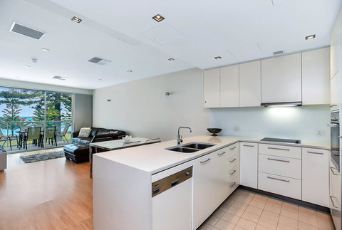 Breeze Beachfront Apartment - Events Australia 9