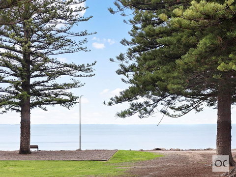 Breeze Beachfront Apartment - Events Australia 23