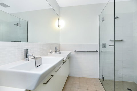 Breeze Beachfront Apartment - Events Australia 18