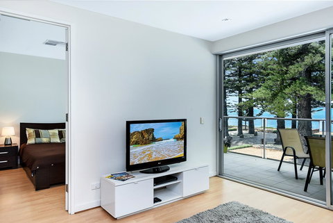 Breeze Beachfront Apartment - Events Australia 7
