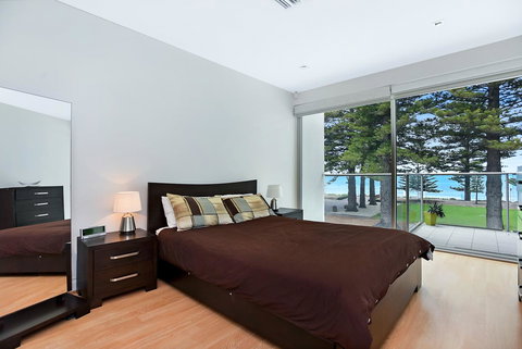 Breeze Beachfront Apartment - Events Australia 13