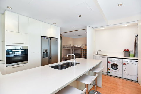 Breeze Beachfront Apartment - Events Australia 6