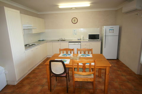 Lake Edge Apartments - Events Australia 17